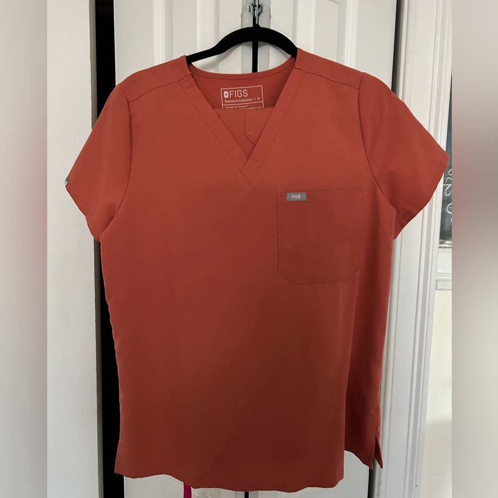 FIGS Scrubs terracota